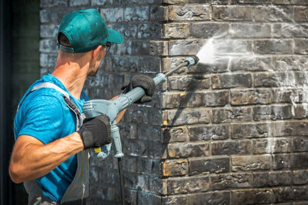 Five signs its time to hire a pressure washing company